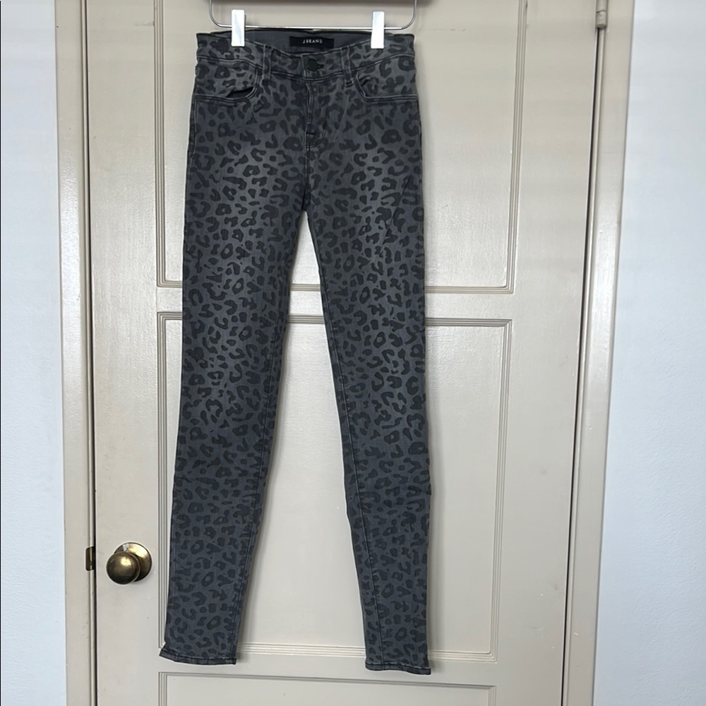 J Brand Gray Super Skinny Leopard, ONXY LEOPARD, size 26